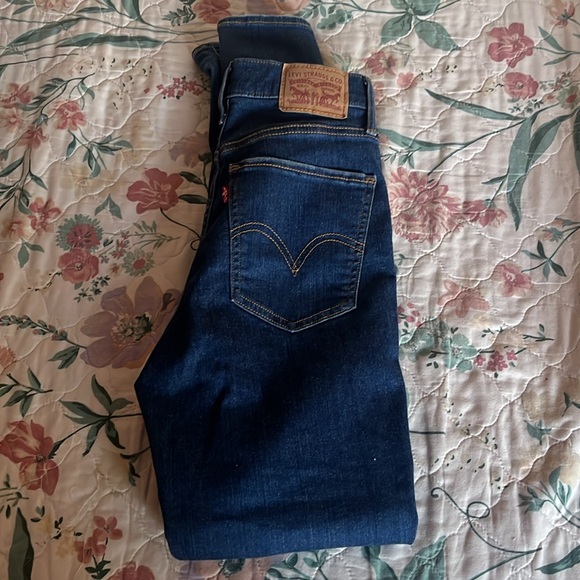 I have multiple clothing items I'm willing to negotiate pricing. - Picture 9 of 16